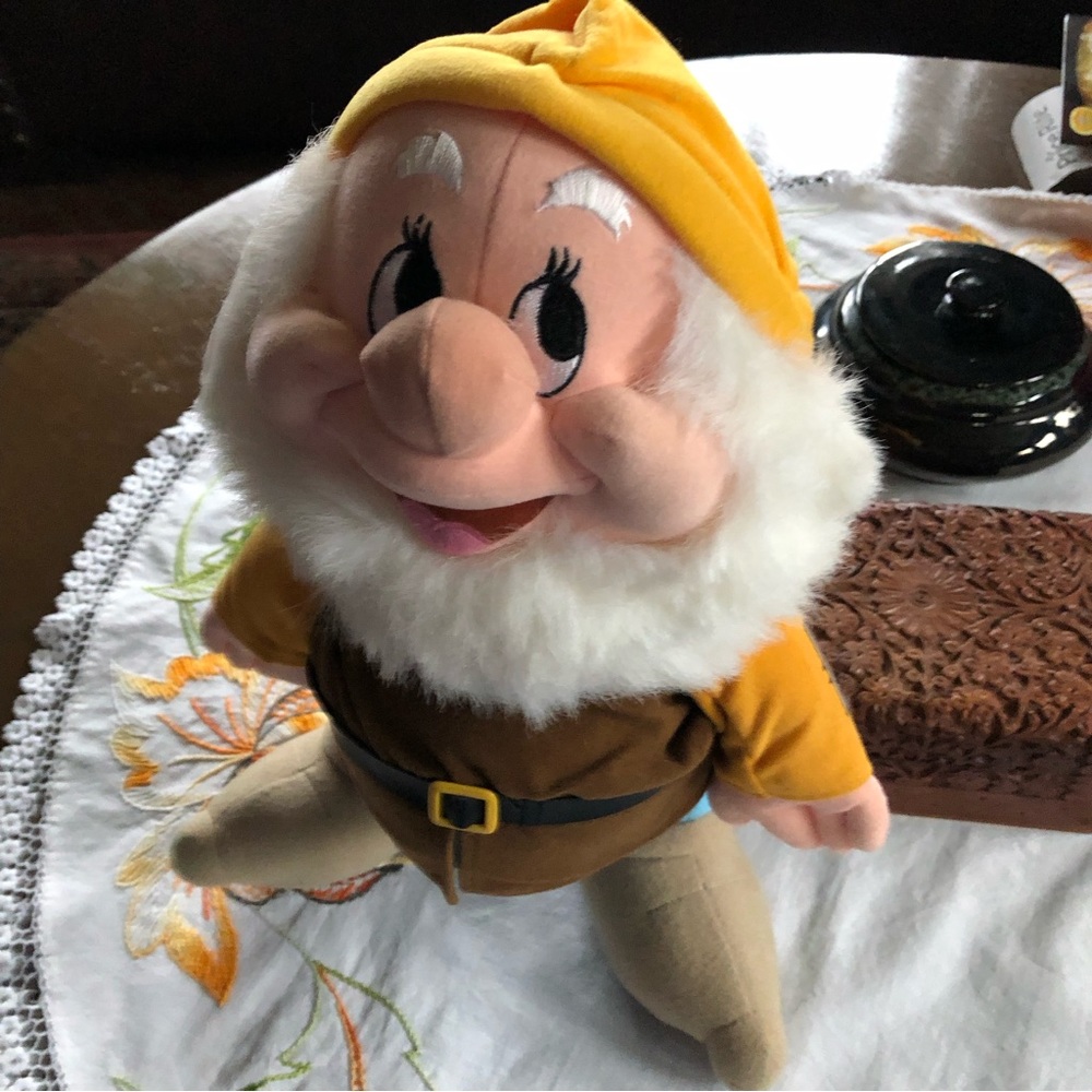 Vintage Disney on Ice Snow White and the Seven Dwarfs "Happy" Stuffed Toy. 13" - Picture 13 of 14